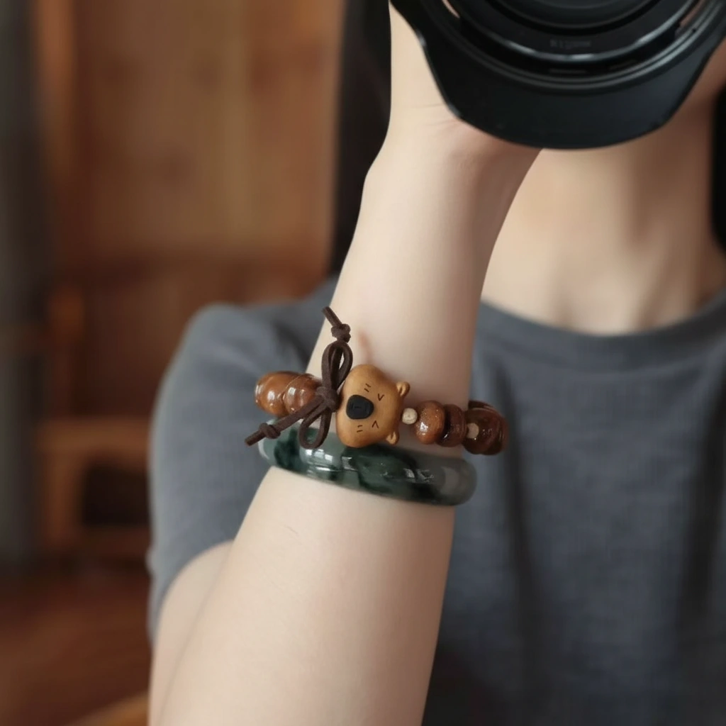 Hand-Carved Capybara Peach Wood Bracelet with Natural Kuka Nut Beads